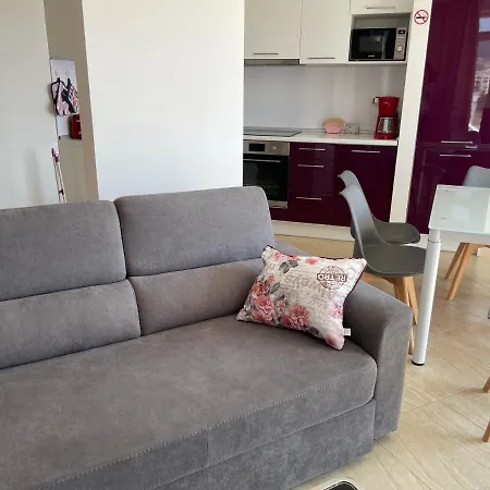 アパート 1-bedroom On The 6th Floor With Large Balcony