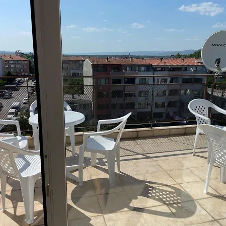 1-bedroom On The 6th Floor With Large Balcony 아파트 *